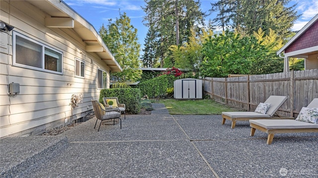 3953 153rd Ave SE, Bellevue, WA 98006 - fenced backyard featuring a patio area