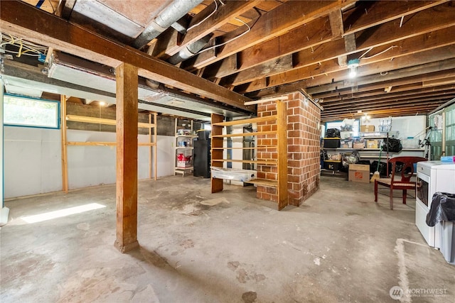 4211 108th Ave E, Edgewood, WA 98372 - basement featuring water heater