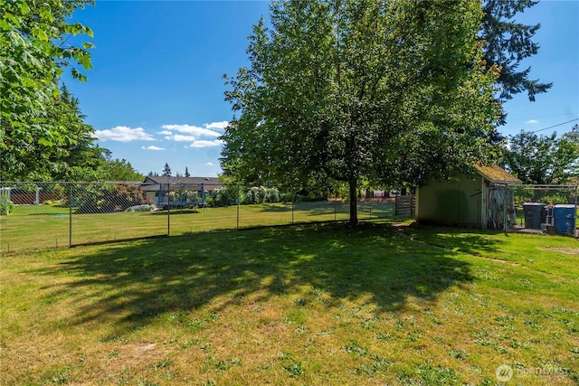4211 108th Ave E, Edgewood, WA 98372 - view of yard featuring a storage shed
