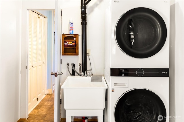 11318 583rd Ave E, Enumclaw, WA 98022 - washroom featuring stacked washer / dryer