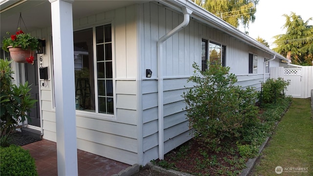 4635 N Defiance St, Tacoma, WA 98407 - view of side of home