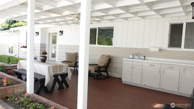 4635 N Defiance St, Tacoma, WA 98407 - view of patio / terrace featuring a sink
