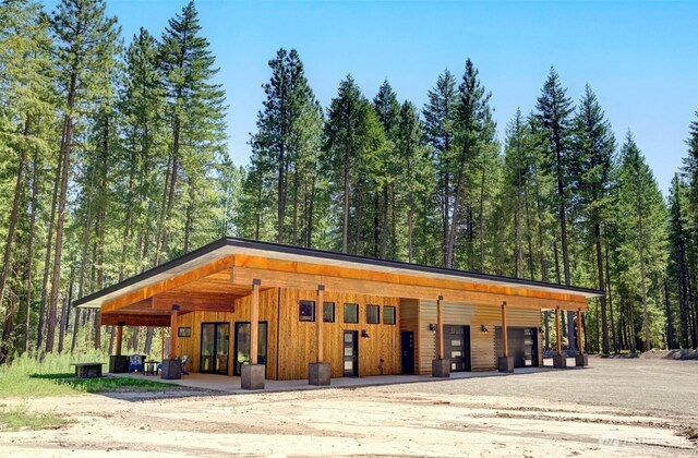 19 Davelaar Dr, Mazama, WA 98833 - stable with a wooded view