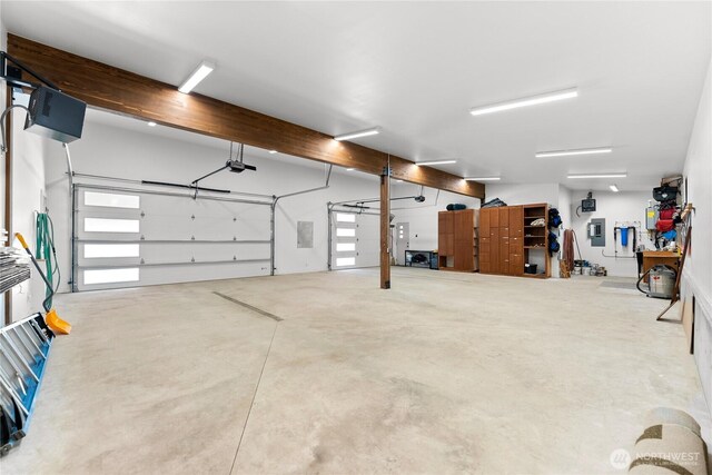 19 Davelaar Dr, Mazama, WA 98833 - garage with a garage door opener