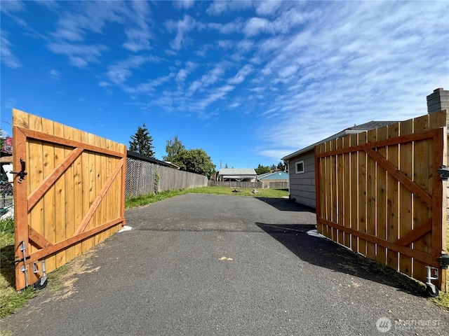 6612 E B St, Tacoma, WA 98404 - view of asphalt driveway