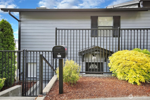 817 Kitsap St, Port Orchard, WA 98366 - view of entrance to property