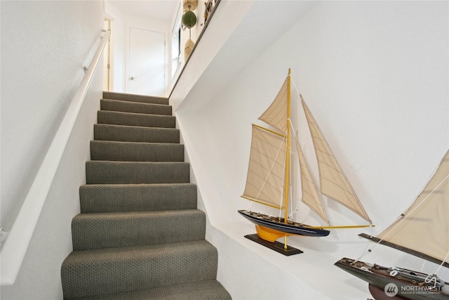 817 Kitsap St, Port Orchard, WA 98366 - view of stairs