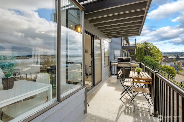 817 Kitsap St, Port Orchard, WA 98366 - balcony featuring a grill