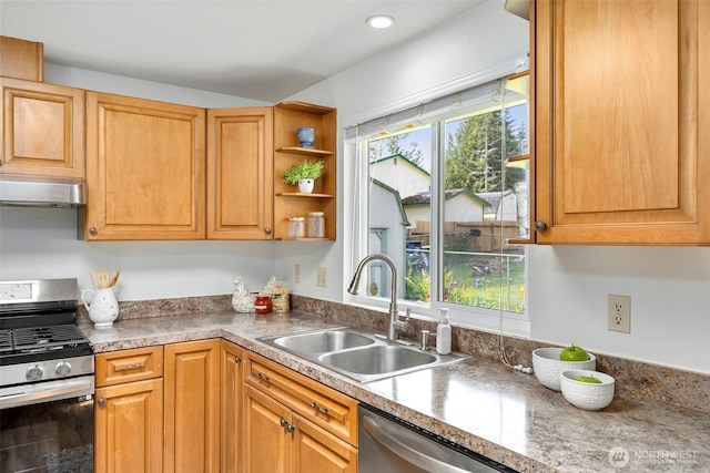 7475 Trica Ave, Bremerton, WA 98311 - kitchen with stainless steel appliances, a sink, and under cabinet range hood