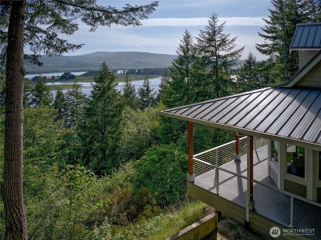 46 Wildwood Ln, Cathlamet, WA 98612 - view of mountain background with a large body of water