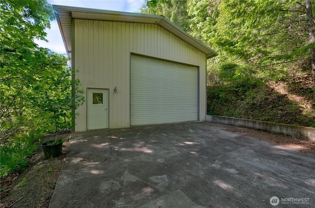46 Wildwood Ln, Cathlamet, WA 98612 - detached garage featuring concrete driveway