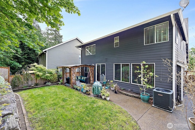 12153 SE 307th Pl, Auburn, WA 98092 - rear view of house featuring central AC