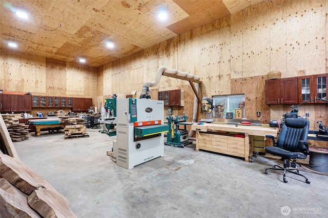 20460 Noll Rd NE, Poulsbo, WA 98370 - office featuring a workshop area, concrete flooring, a high ceiling, and recessed lighting