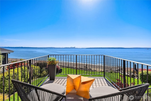 4864 Rockaway Beach Rd NE, Bainbridge Island, WA 98110 - balcony with a water view