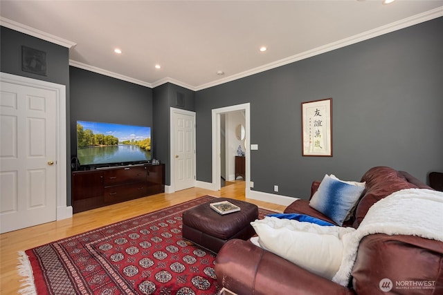 4864 Rockaway Beach Rd NE, Bainbridge Island, WA 98110 - living room featuring light wood-style flooring, crown molding, recessed lighting, and baseboards