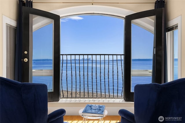 4864 Rockaway Beach Rd NE, Bainbridge Island, WA 98110 - interior space with a water view