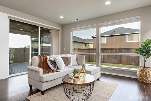 5614 Douglas Ave SE, Auburn, WA 98092 - sunroom featuring an outdoor hangout area