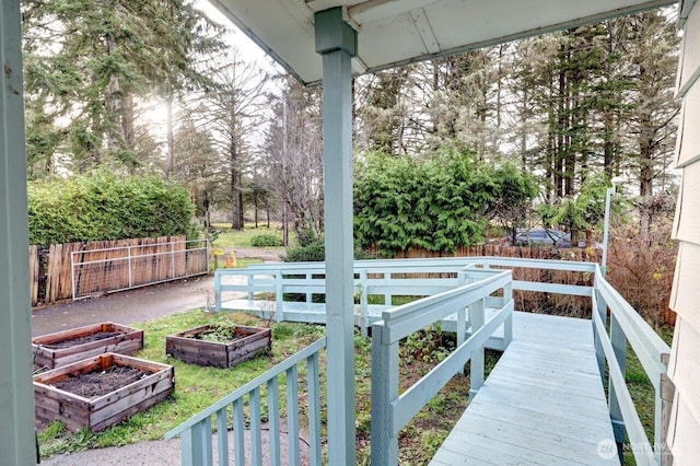 7300 V Pl, Long Beach, WA 98631 - view of yard with a garden