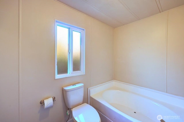 7300 V Pl, Long Beach, WA 98631 - full bathroom featuring toilet and a garden tub