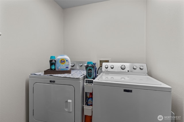 5003 219th St SW, Mountlake Terrace, WA 98043 - laundry room featuring independent washer and dryer