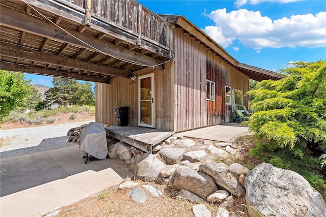 245 Lakeview Ave, Orondo, WA 98843 - view of side of home featuring a patio area