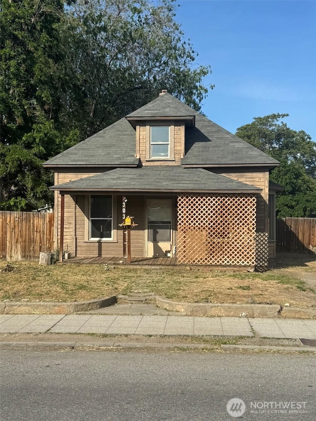 303 Methow St, Wenatchee, WA 98801 - view of front of house with a shingled roof