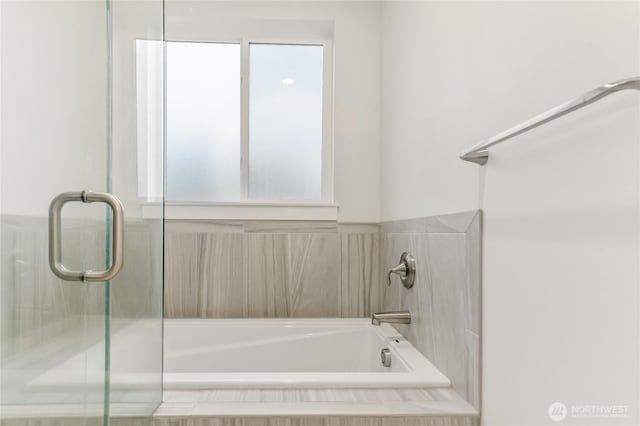 2403 79th Ave SE Unit 110, Tumwater, WA 98501 - full bath with a garden tub and an enclosed shower
