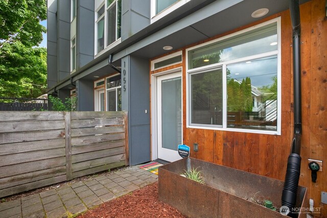 1055 S Cloverdale, Seattle, WA 98108 - view of property entrance