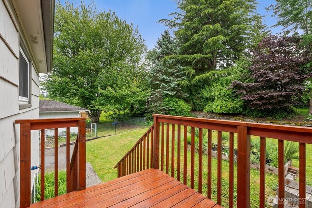 525527 16th Ave SE, Olympia, WA 98501 - view of wooden terrace