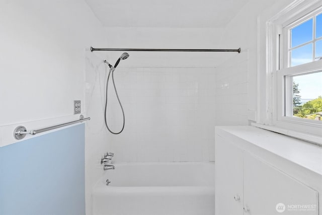 243 N Garden St, Bellingham, WA 98225 - bathroom featuring washtub / shower combination