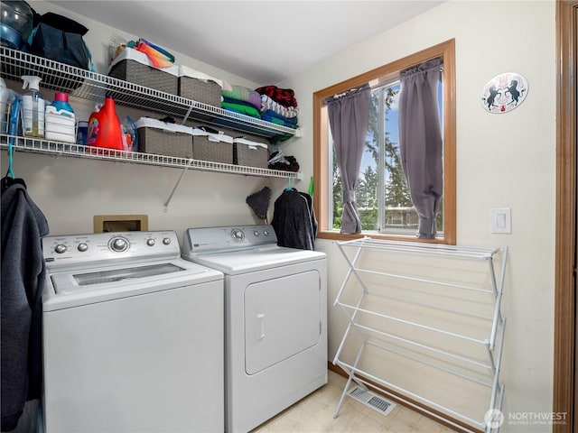 8221 122nd Ave NE, Kirkland, WA 98033 - washroom featuring washing machine and dryer
