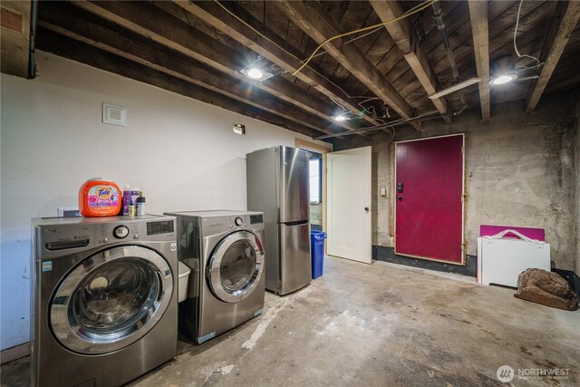 9316 7th Ave S, Seattle, WA 98108 - washroom with independent washer and dryer