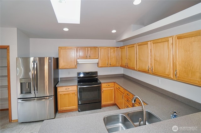 2820 V Ct SE, Auburn, WA 98002 - kitchen featuring stainless steel refrigerator with ice dispenser, electric stove, under cabinet range hood, a sink, and light tile patterned floors