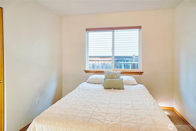 2820 V Ct SE, Auburn, WA 98002 - bedroom featuring baseboards