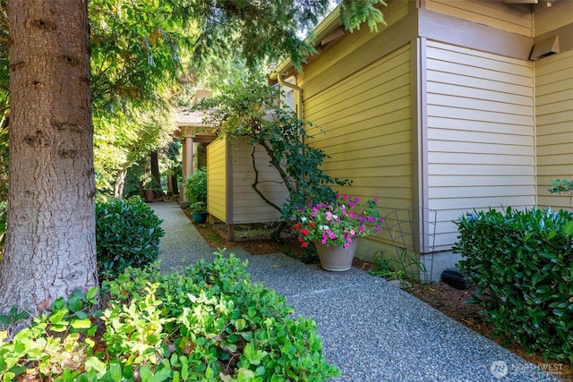 9042 Gleneagle Dr, Blaine, WA 98230 - view of side of home