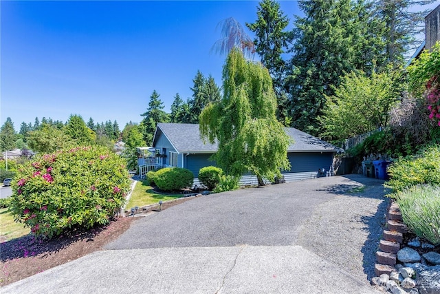 4025 Somerset Ln, Kent, WA 98032 - obstructed view of property featuring a shingled roof