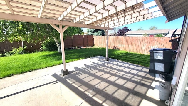 390 4th Ave SE, Ephrata, WA 98823 - view of patio featuring a pergola