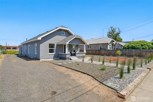 1128 W Elm St, Walla Walla, WA 99362 - bungalow-style home with covered porch