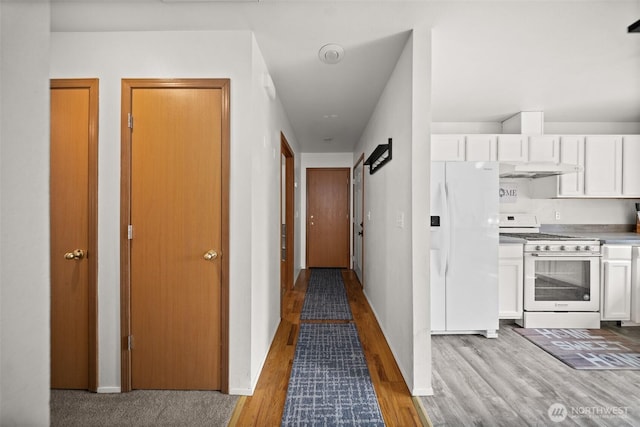 515 Forest Park St, Port Orchard, WA 98366 - corridor with wood finished floors and baseboards
