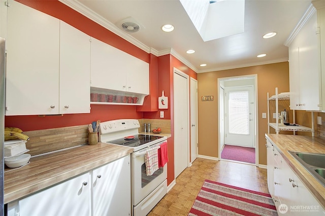 614 NW 126th Pl, Seattle, WA 98177 - kitchen featuring electric stove, recessed lighting, ornamental molding, white cabinets, and backsplash