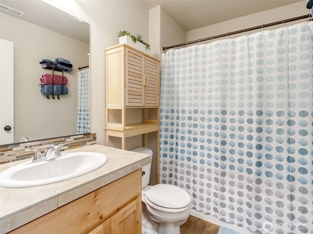 2962 26th Ave, Forest Grove, OR 97116 - full bathroom with vanity, toilet, tile patterned floors, and a shower with curtain