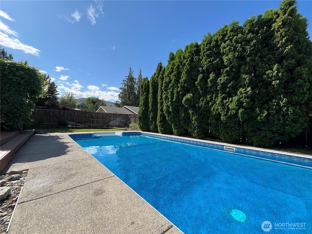 1516 4th St, Wenatchee, WA 98801 - view of pool with a fenced backyard