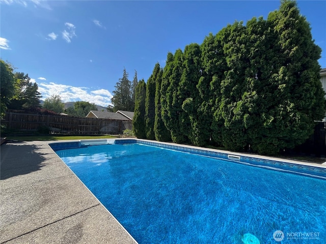 1516 4th St, Wenatchee, WA 98801 - view of pool featuring a fenced backyard