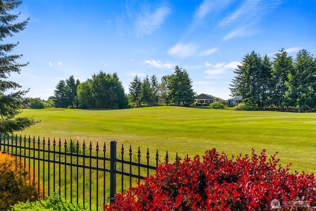 8315 Vashon Dr NE, Lacey, WA 98516 - surrounding community with view of golf course