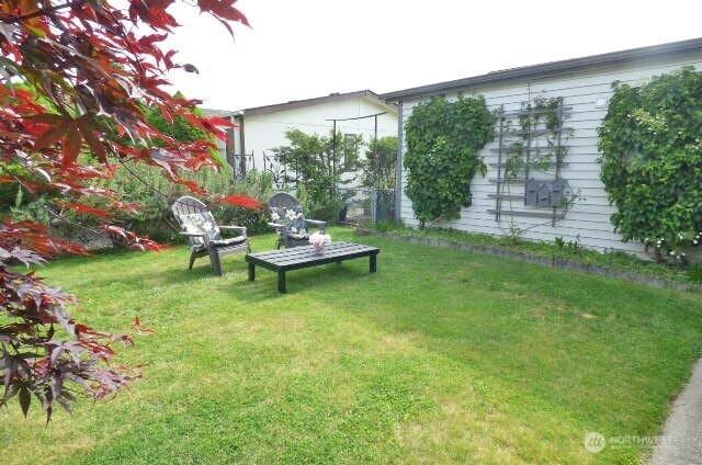 716 Dennis St SE Unit 48, Tumwater, WA 98501 - view of green lawn