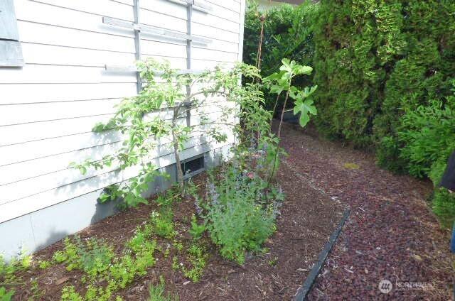 716 Dennis St SE Unit 48, Tumwater, WA 98501 - view of side of property