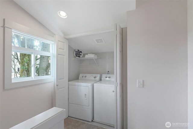 1126 24th Ave, Seattle, WA 98122 - laundry room featuring washer and dryer