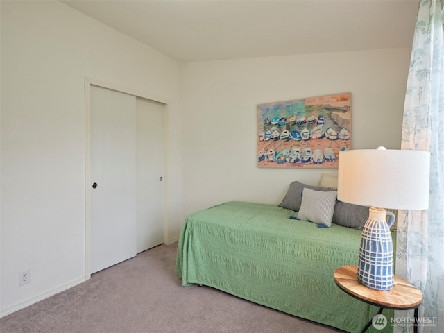 7127 Ortelius Dr, Ilwaco, WA 98624 - carpeted bedroom with a closet