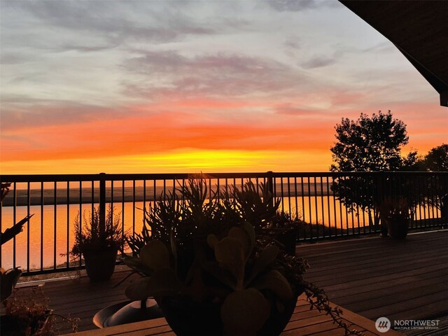 7328 Stonecrest Rd NE, Moses Lake, WA 98837 - wooden deck with a water view
