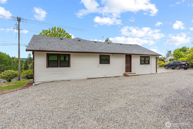 2914 Columbia Heights Rd, Longview, WA 98632 - view of front facade featuring a shingled roof